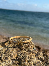 Load image into Gallery viewer, Golden Starfish Bangle
