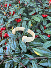 Load image into Gallery viewer, Scallop Cuff
