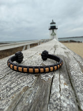 Load image into Gallery viewer, Mini Scallop Cuff Noir
