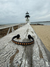Load image into Gallery viewer, Mini Scallop Cuff Noir
