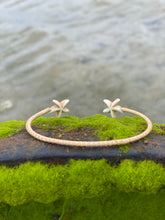 Load image into Gallery viewer, Starfish Cuff
